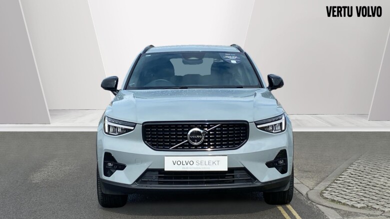 Volvo XC40 2.0 B3P Plus Dark 5dr Auto Petrol Estate